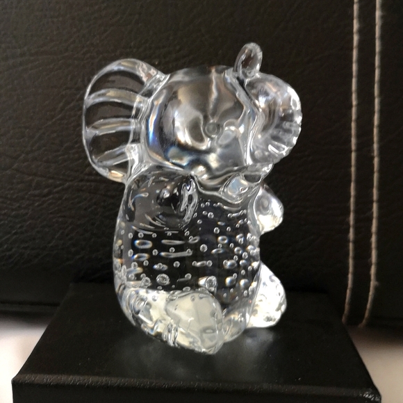 Beautiful Glass Art Elephant w/ Bullicante Controlled Bubbles and Smooth Bottom - Picture 1 of 4